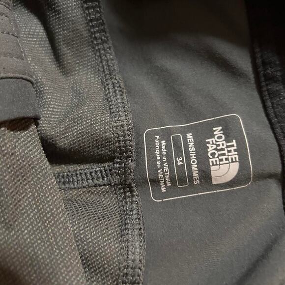 The north face grey shorts - Picture 5 of 5